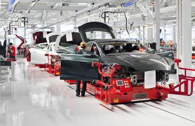 馬斯克公開反駁汽車工人聯合會 特斯拉工廠待遇優越，無需工會介入