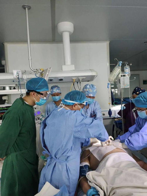 兩月內救治60余例重癥患者 他用干細胞技術發展贏得尊重